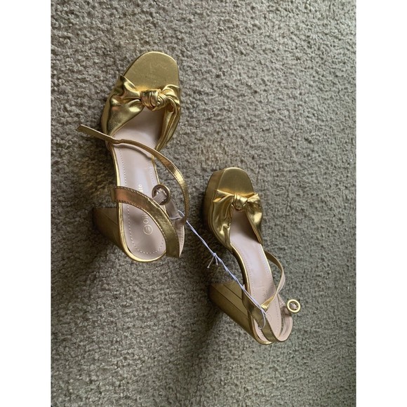 Olive & Kate Gold Metallic Platform Sandals Size 11 - Picture 1 of 3